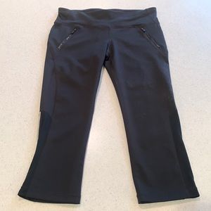 NWOT! GapFit GFast Reflective Capri